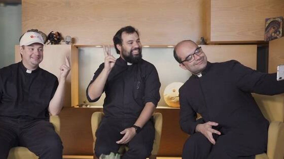 Silva, Bronchalo y Doménech, los tres curas interneteros de Red de Redes, hablan de cómo pararnos y orar