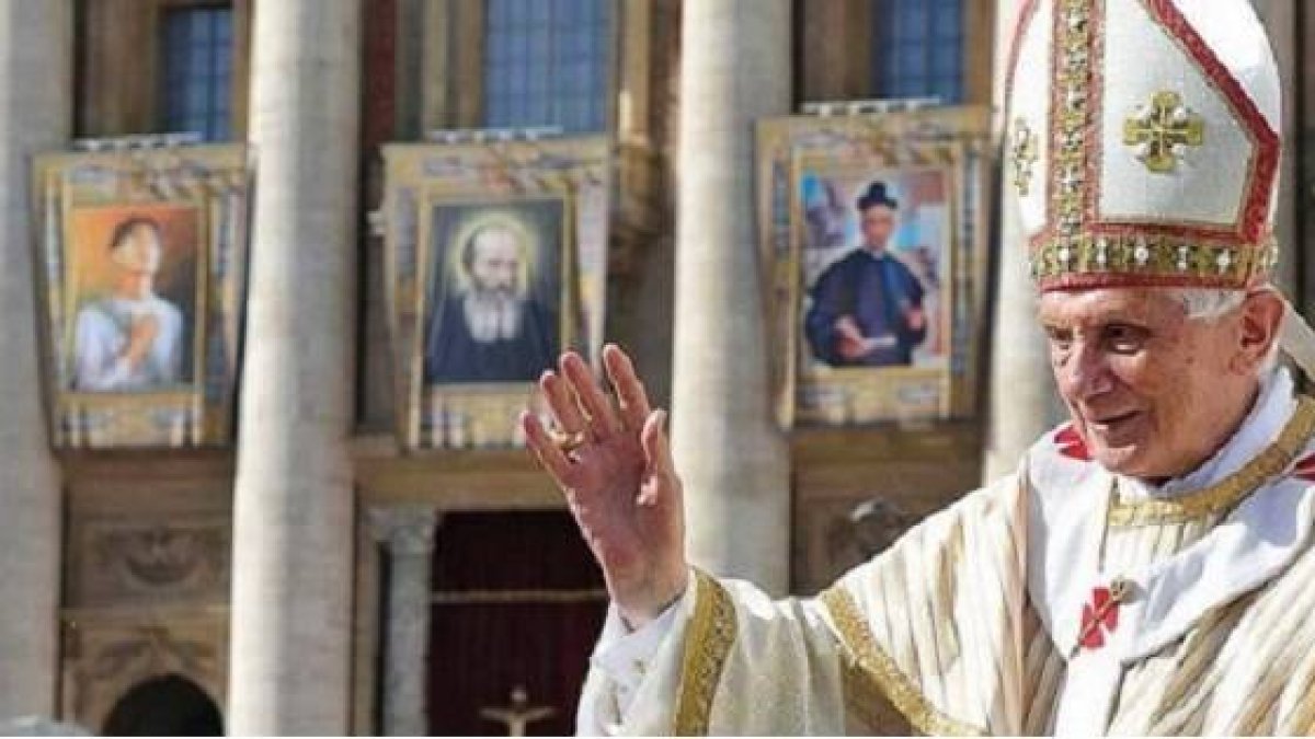 Benedicto XVI en la canonización de Pedro Calungsod y Carmen Sallés en 2012