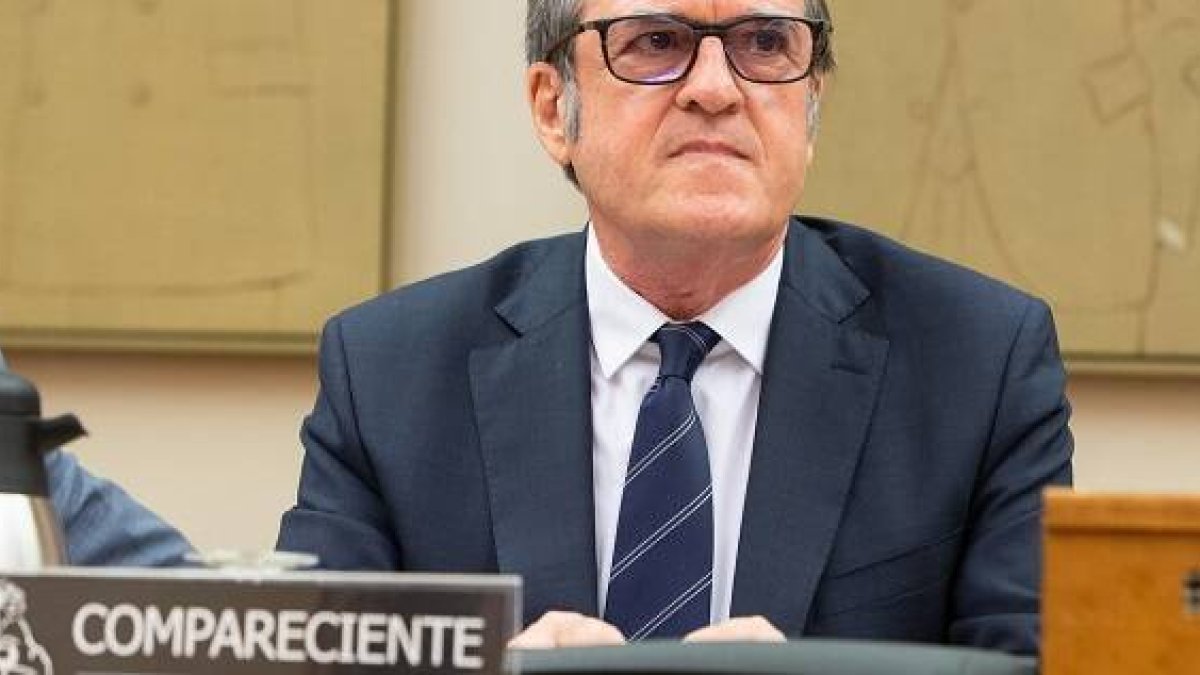 Ángel Gabilondo no tiene buenas respuestas a la pregunta de por qué investiga sólo abusos en entornos católicos y no en otros, como Alemania y otros países