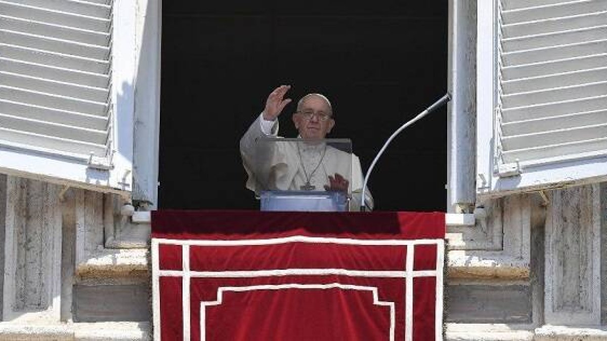 El Papa Francisco habla de Marta y María y aprovechar el verano en el Ángelus del domingo