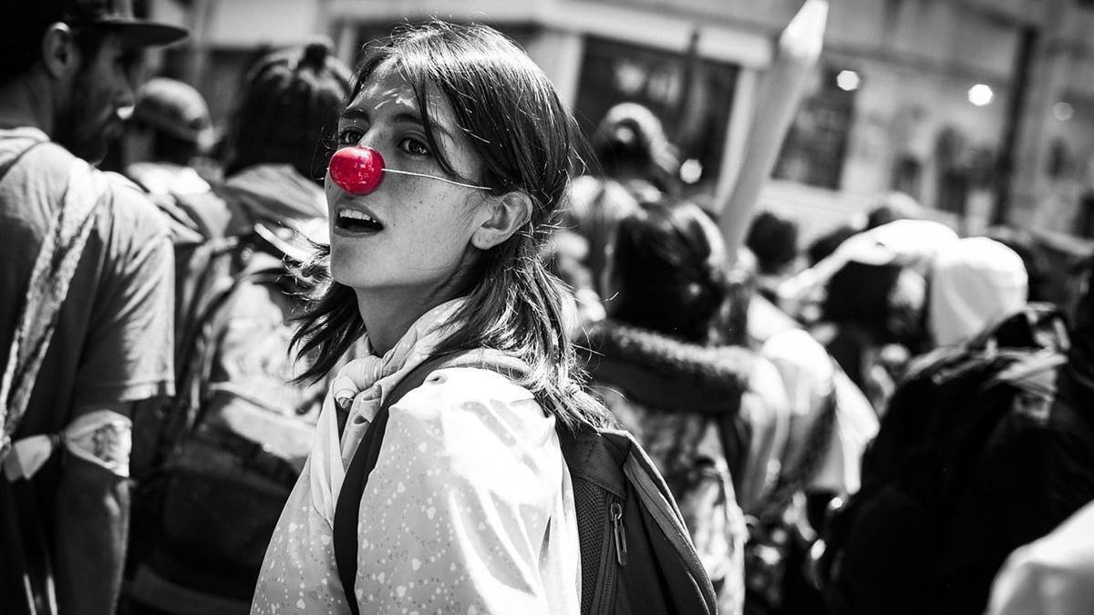 La pretensión de ser uno mismo el único criterio de las propias acciones envuelve narcisismo y desprecio a los límites que impone la realidad.