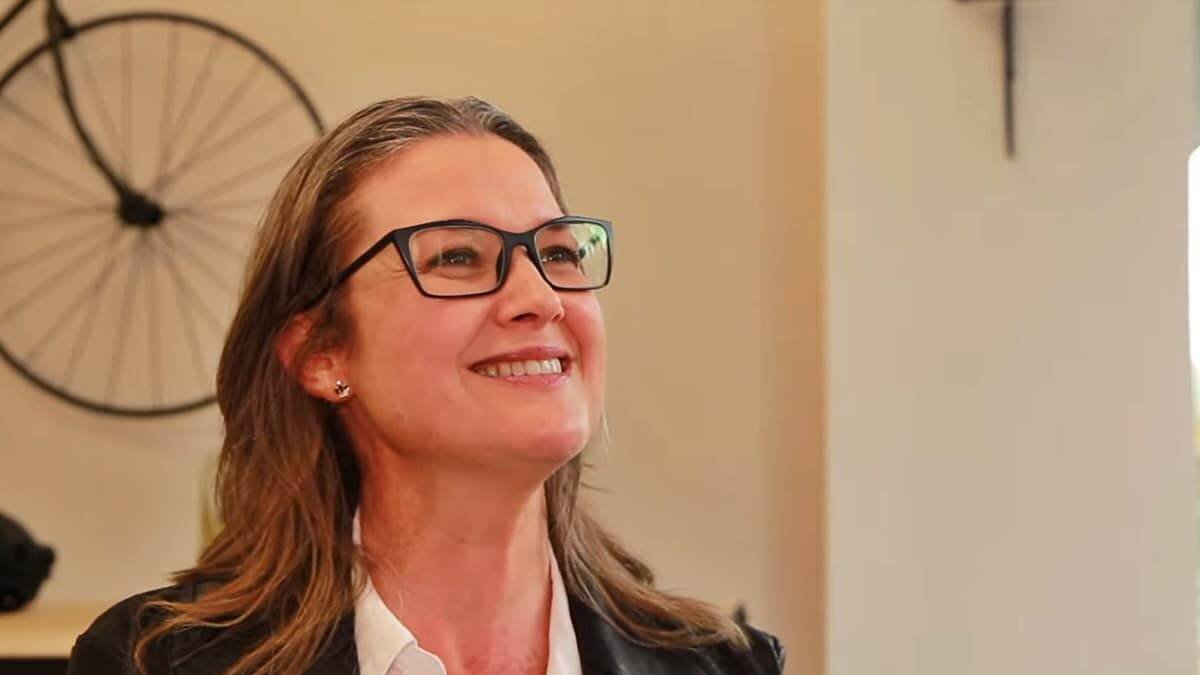 Brigitte Bédard es periodista en la televisión de Montreal (Canadá). Lo último que pensó que haría en su vida es hablar con un sacerdote sobre sus problemas.