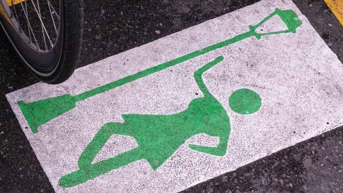 Ni la abolición de la prostitución ni su legalización tienen en cuenta la realidad del hombre con su naturaleza caída pero redimida por la gracia. Foto: Raphael Wild / Unsplash.