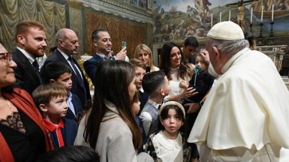 El Papa Francisco en el bautizo de 13 niños en la Capilla Sixtina en el Día del Bautismo del Señor de 2023