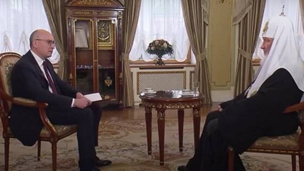 Entrevista en la TV pública rusa al Patriarca Kirill por Navidad, al cumplirse 318 días de guerra en Ucrania