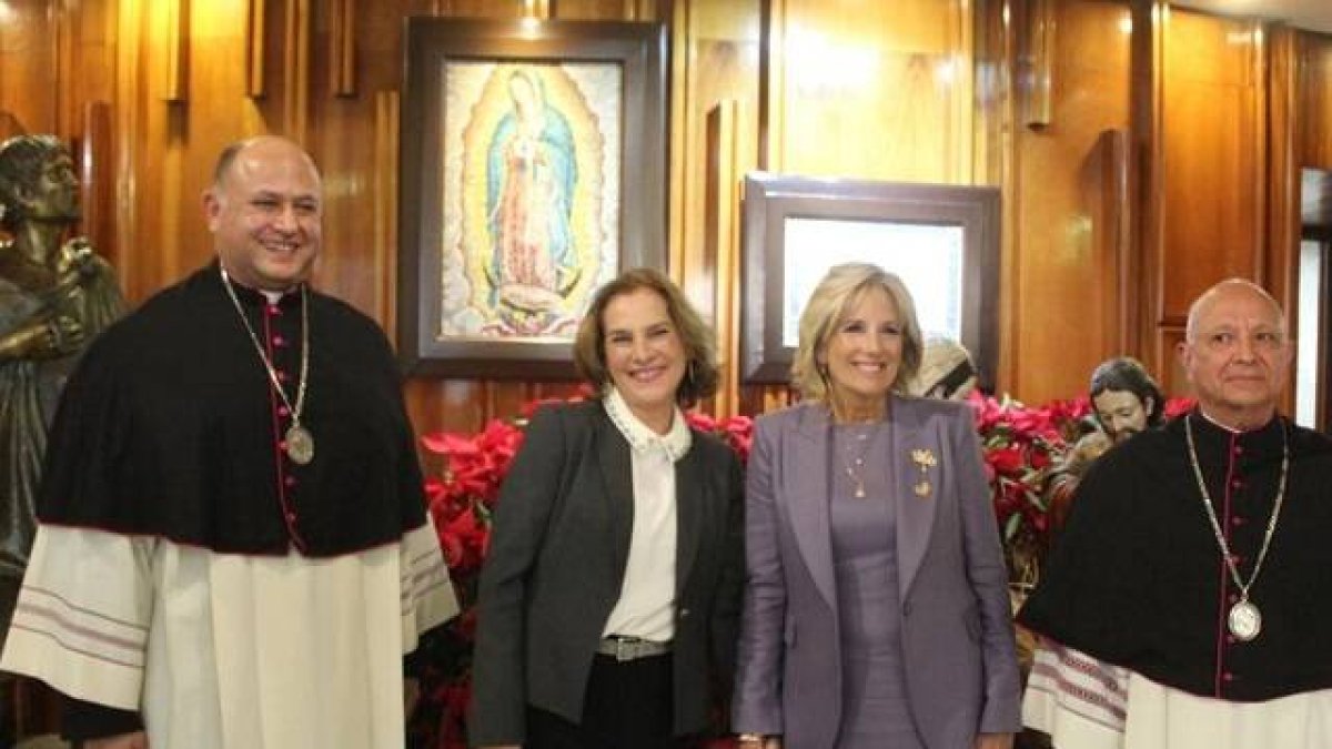 Jill Biden y Beatriz Gutiérrez, esposas de los presidentes de EEUU y México, en Guadalupe