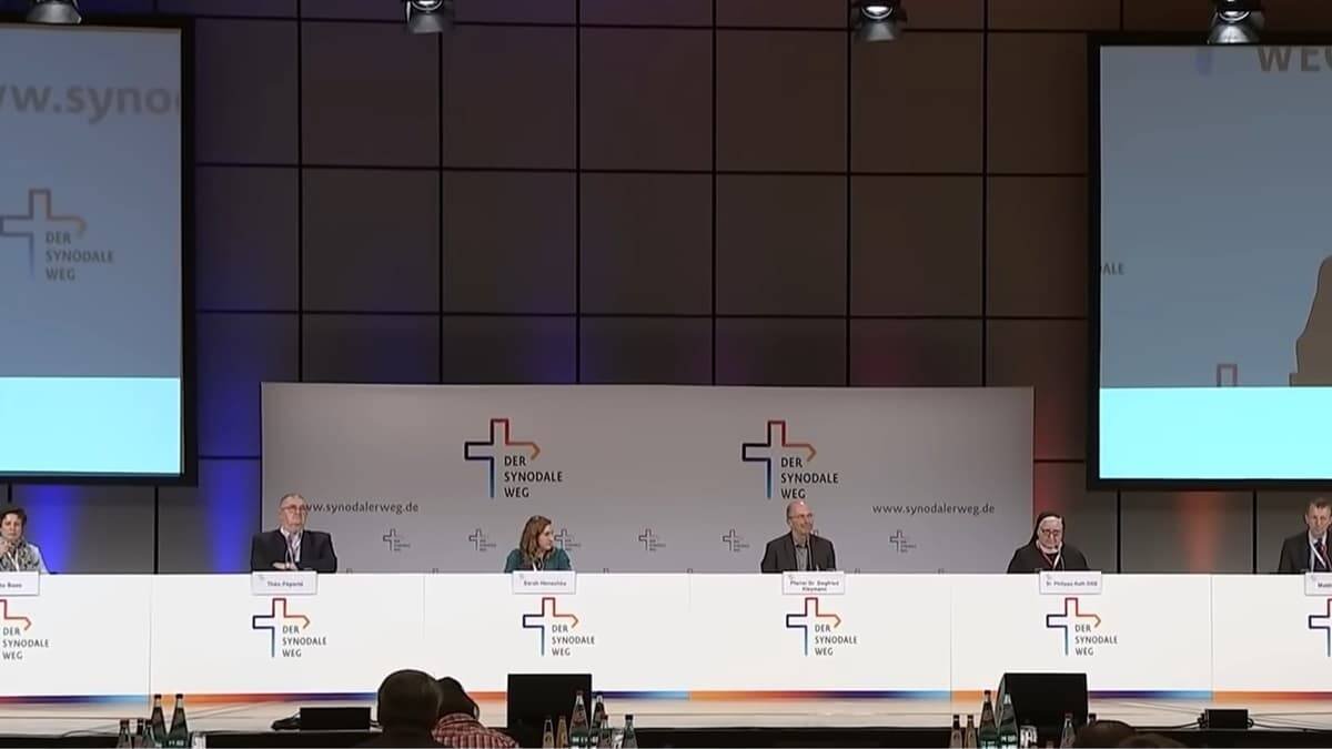 El peligro que presenta el camino sinodal alemán no es solo un posible cisma, sino que arrastre a toda la Iglesia a una cancelación de la fe y la moral católicas mediante una tolerancia 'de facto' en la vida de la Iglesia con tesis contrarias a ellas.