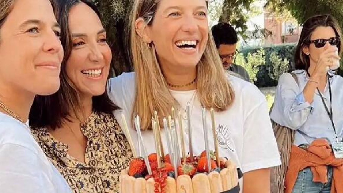 Tamara Falcó celebró el cumpleaños de las mellizas Finat con ellas en un Seminario de Vida en el Espíritu en Talavera
