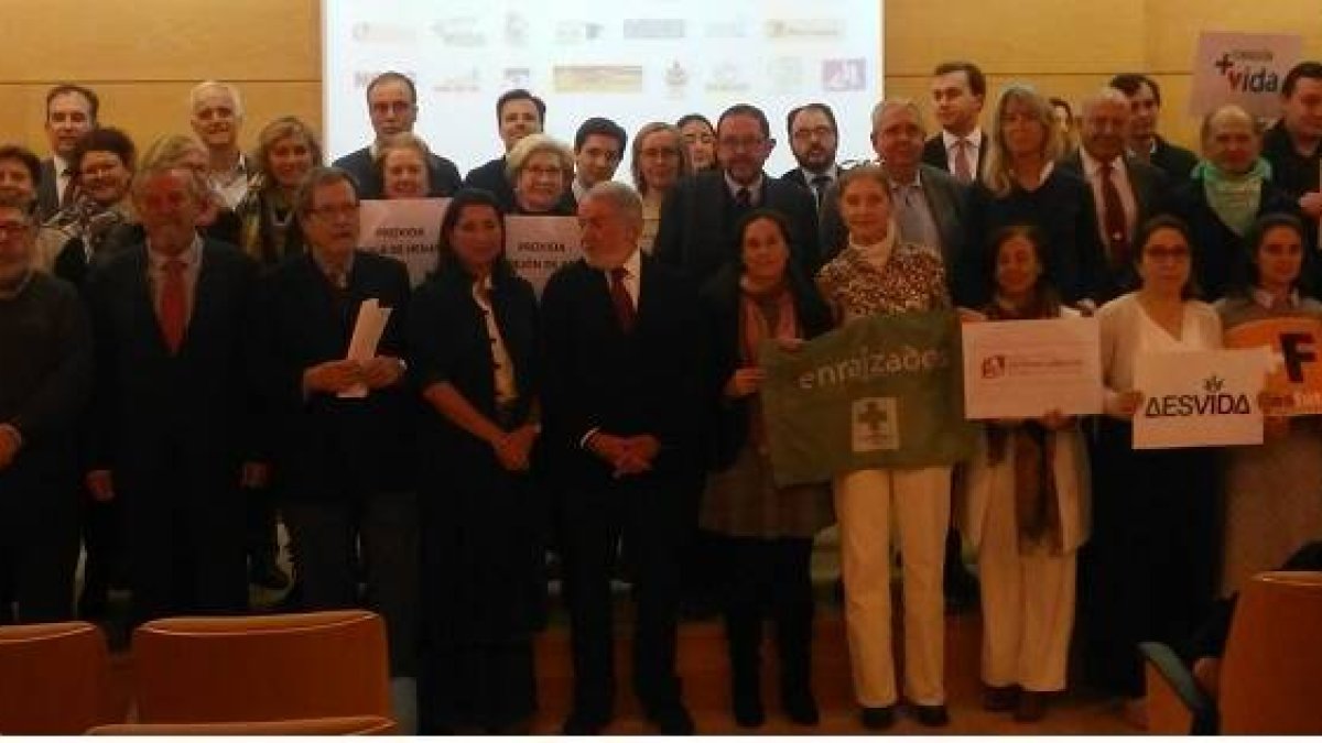 Representantes de la Asamblea de Asociaciones por la Vida, la Libertad y la Dignidad presentan su oposición a la ley del aborto y la eutanasia