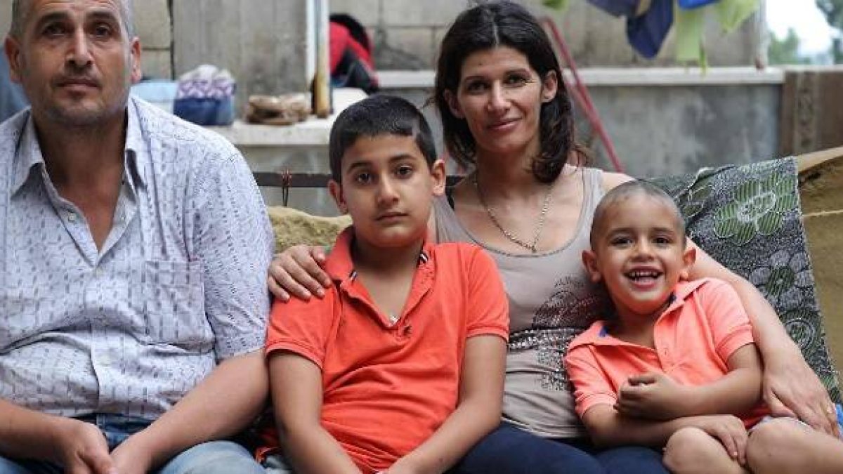 Shadi, Nihad y sus hijos son una familia cristiana de Siria, desplazada por la guerra y la destrucción