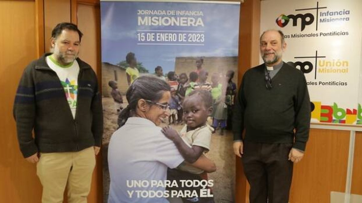 El P. José Mª Calderón y Javier Palacios, padre de familia en misión, presentan la Infancia Misionera 2023