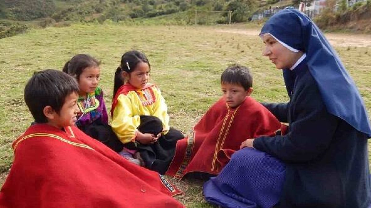 Una religiosa de Jesús Verbo y Víctima en una zona remota de los Andes