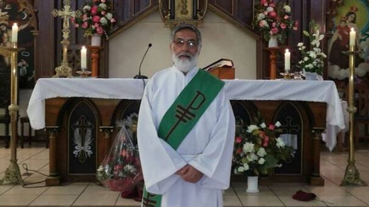 Jorge Leng cuando era diácono permanente; con 75 años lo han ordenado sacerdote