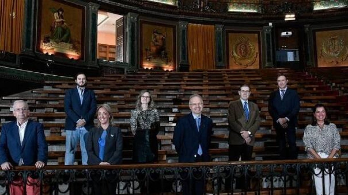 La Junta del Colegio de Médicos de Madrid en verano de 2021... hay Colegios por la buena ética médica, y otros que no.