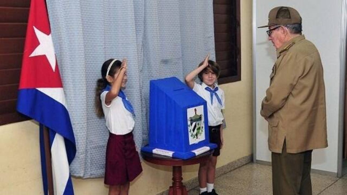 Referéndum en septiembre que legalizó el matrimonio gay y el negocio del vientre de alquiler en Cuba... no se permitió campaña en contra