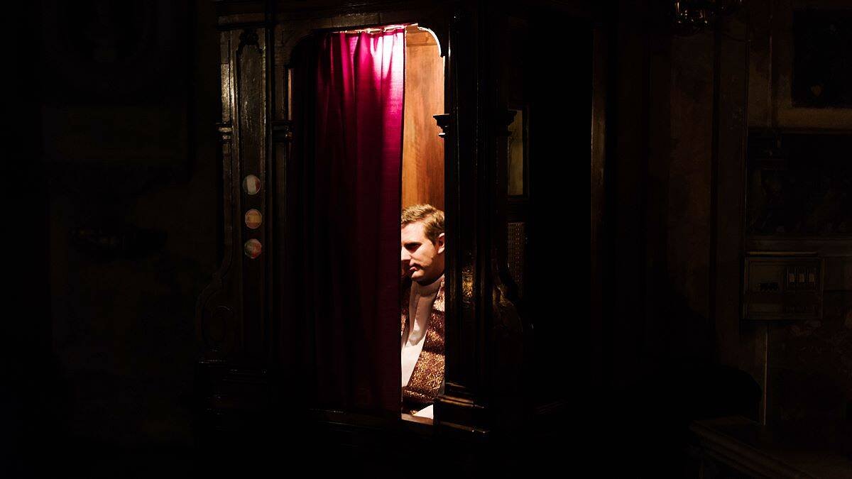 El confesionario garantiza al penitente el anonimato, que es uno de los atractivos del sacramento frente a su contrario, que a muchos espanta. Foto: Patricio Bringas Iturrioz, LC / Cathopic.