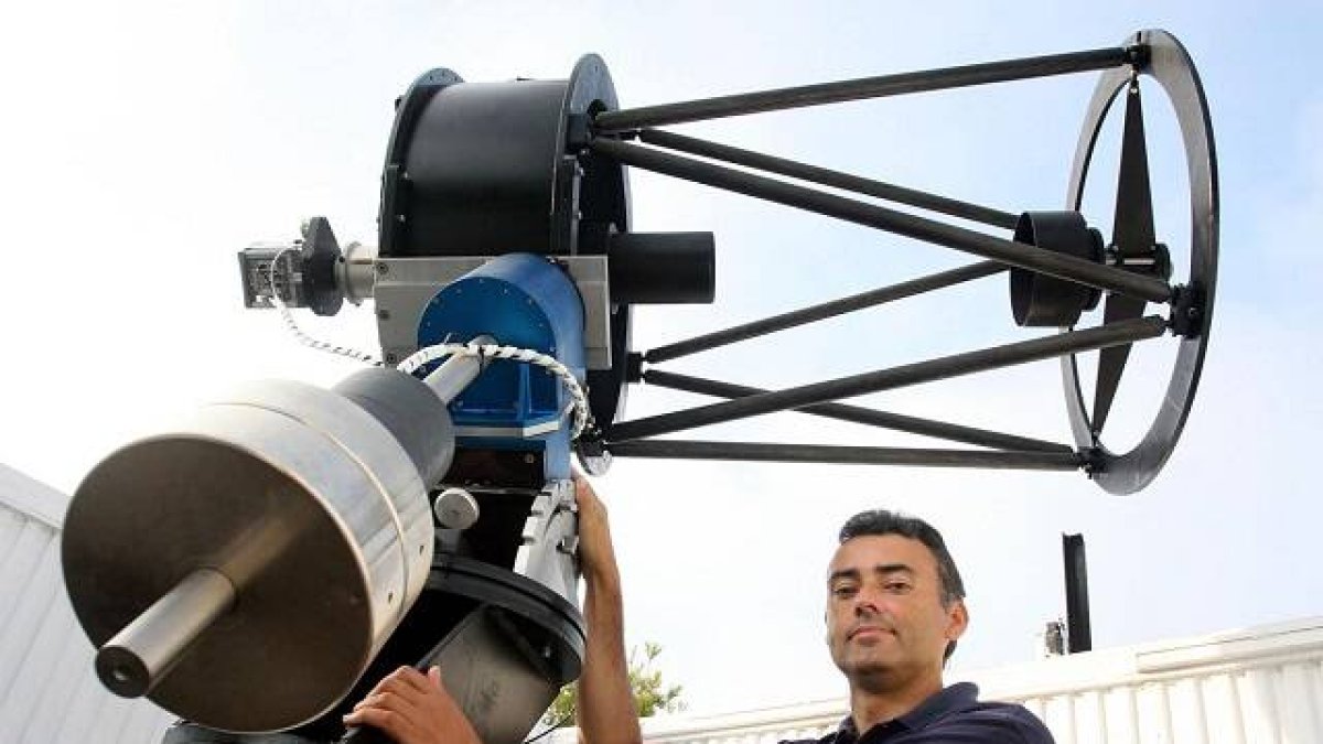 El astrofísico Alberto Castro Tirado es un hombre de ciencia y fe, estudia el cosmos y reza bajo las estrellas