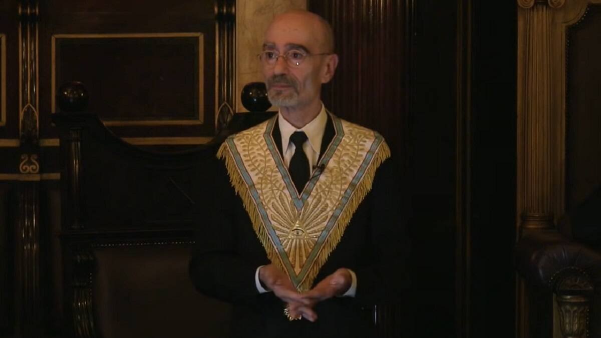 Marc Henry, ex Gran Maestre de la Gran Logia de Francia, fue uno de los masones invitados y que defendió la eutanasia.