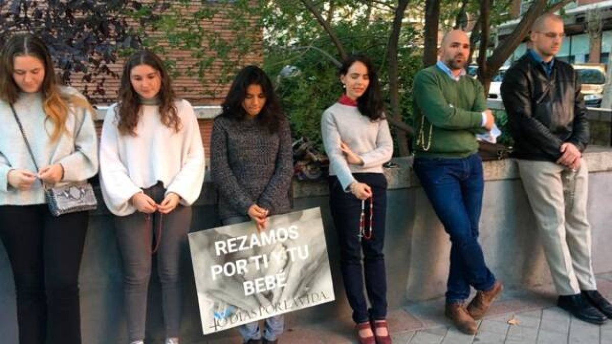 La organización de oración ante clínicas abortistas 40 Días por la Vida ha obtenido en los últimos días una victoria frente a la policía autonómica vasca, que les les denunció falsamente por acoso a mujeres y empleados.