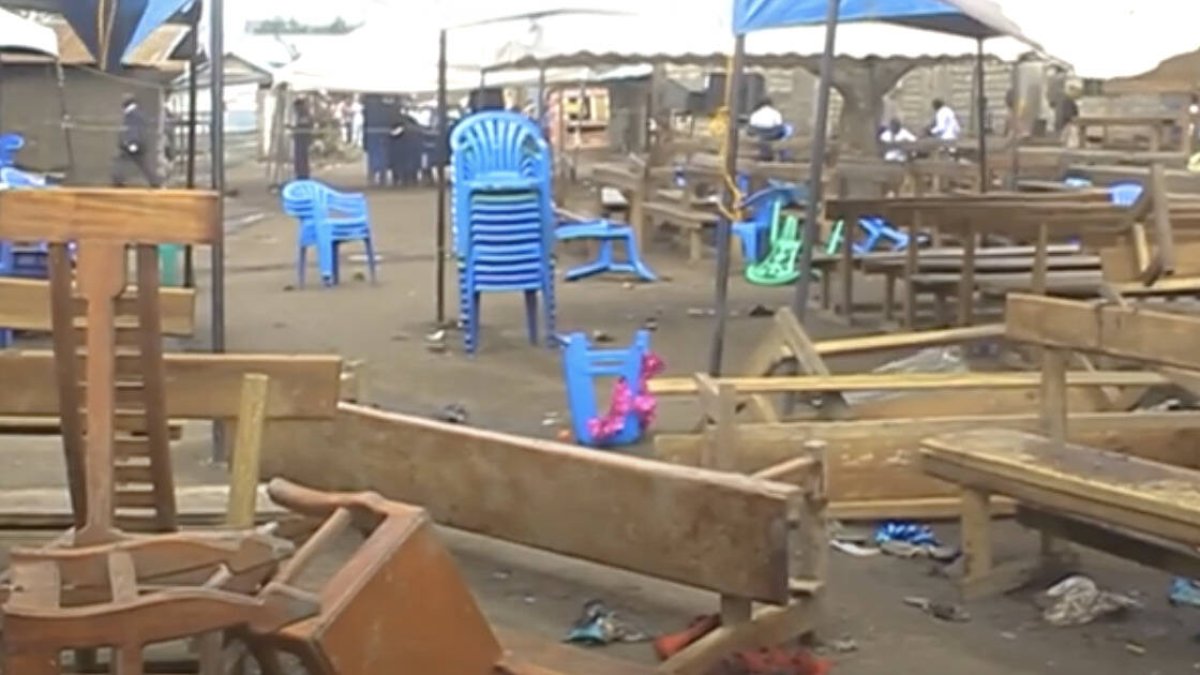El atentado se produjo este domingo en una iglesia de Kasindi, al noreste del país. Las autoridades han contabilizado 17 muertos y 40 heridos. Desde 1998, el este de la RDC está sumido en un conflicto permanente.