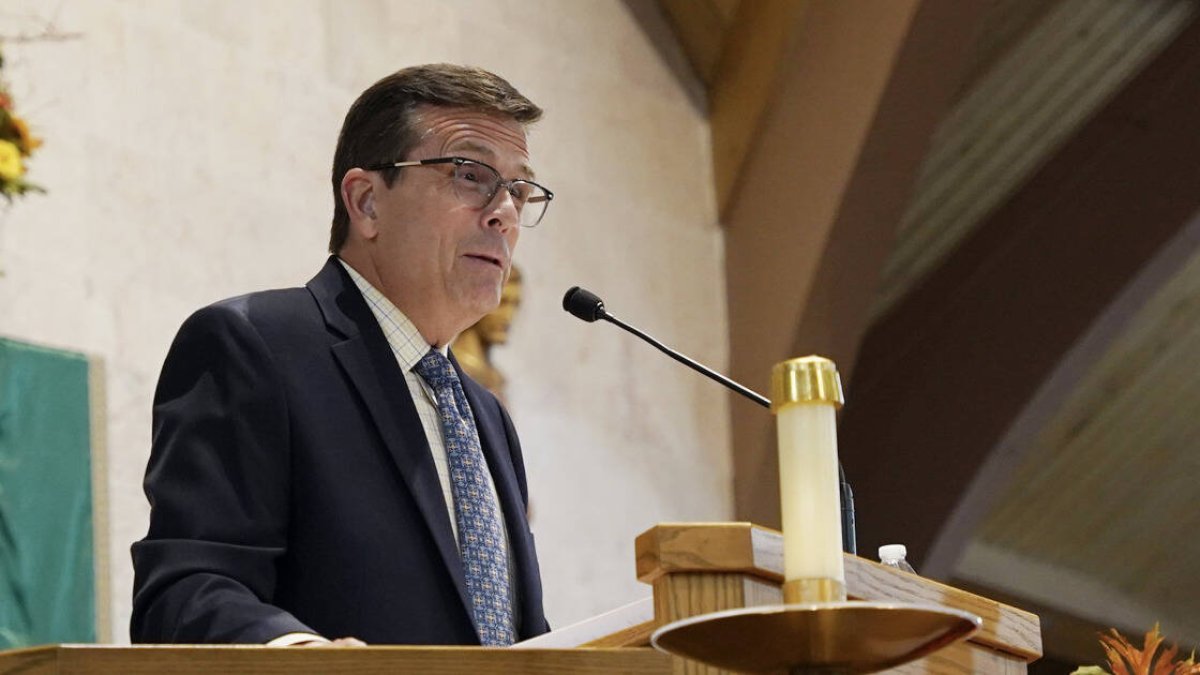 Chuck Gaidica nació en una familia católica, pero, al morir un tío, al que tenía mucho aprecio, abandonó la Iglesia. Tras los escándalos de abusos sexuales en la diócesis de Boston se prometió no regresar a la Iglesia... pero todo cambió.