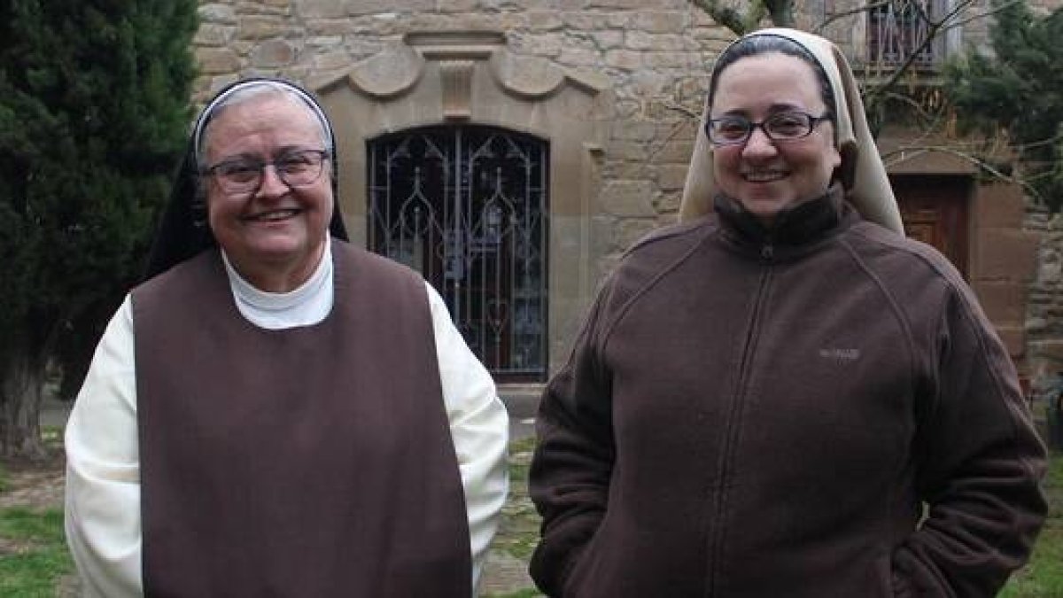 Trinidad y Pilar, formadas en la espiritualidad jerónima, encargadas por el obispo de cuidar el santuario de Refet