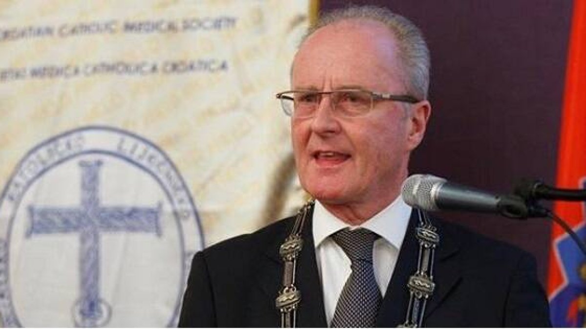 El Doctor Bernard Ars es el actual presidente mundial de los médicos católicos de la FIAMC