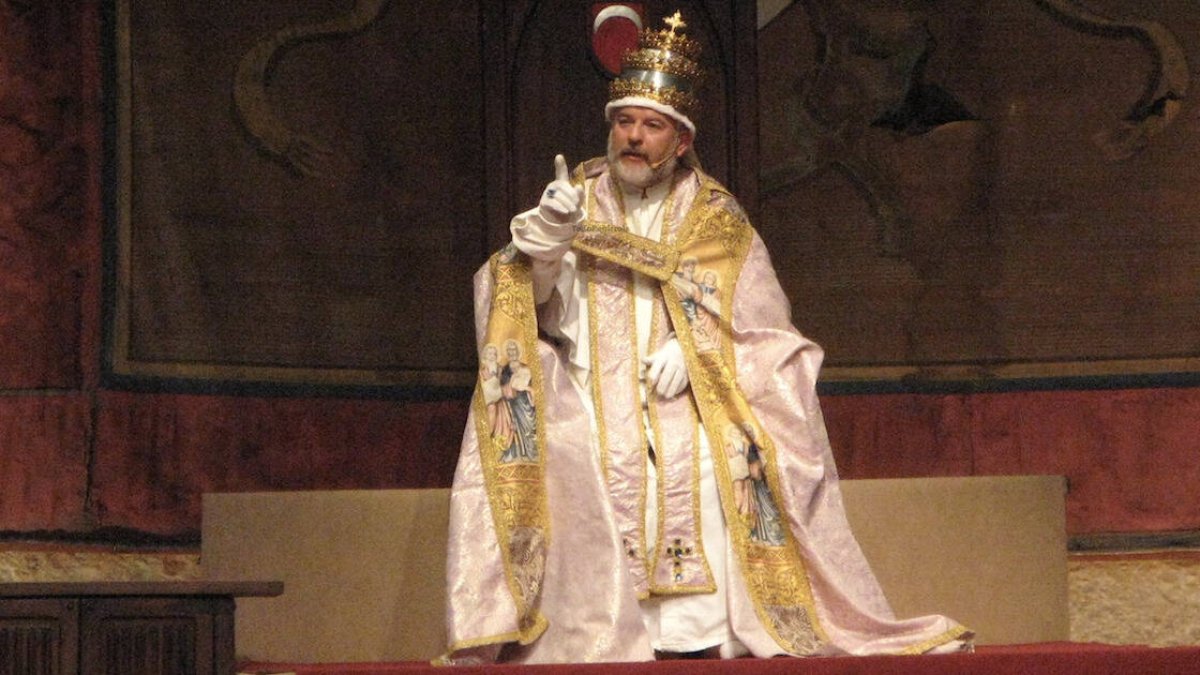 Este año se cumplen 600 años de la muerte en Peñíscola del Papa Luna. Para rendir homenaje a su figura y dejar constancia de su relevancia histórica se van a celebrar casi veinte actos culturales en su ciudad natal, Illueca (Zaragoza).