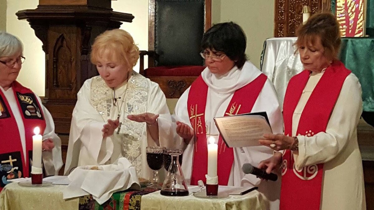 ¿Pueden ser las mujeres sacerdotes en la Iglesia ?