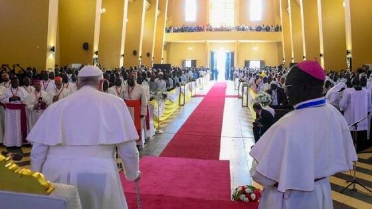 El Papa Francisco se dirige a obispos, sacerdotes y clérigos de Sudán del Sur en la catedral de Santa Teresa, en Juba