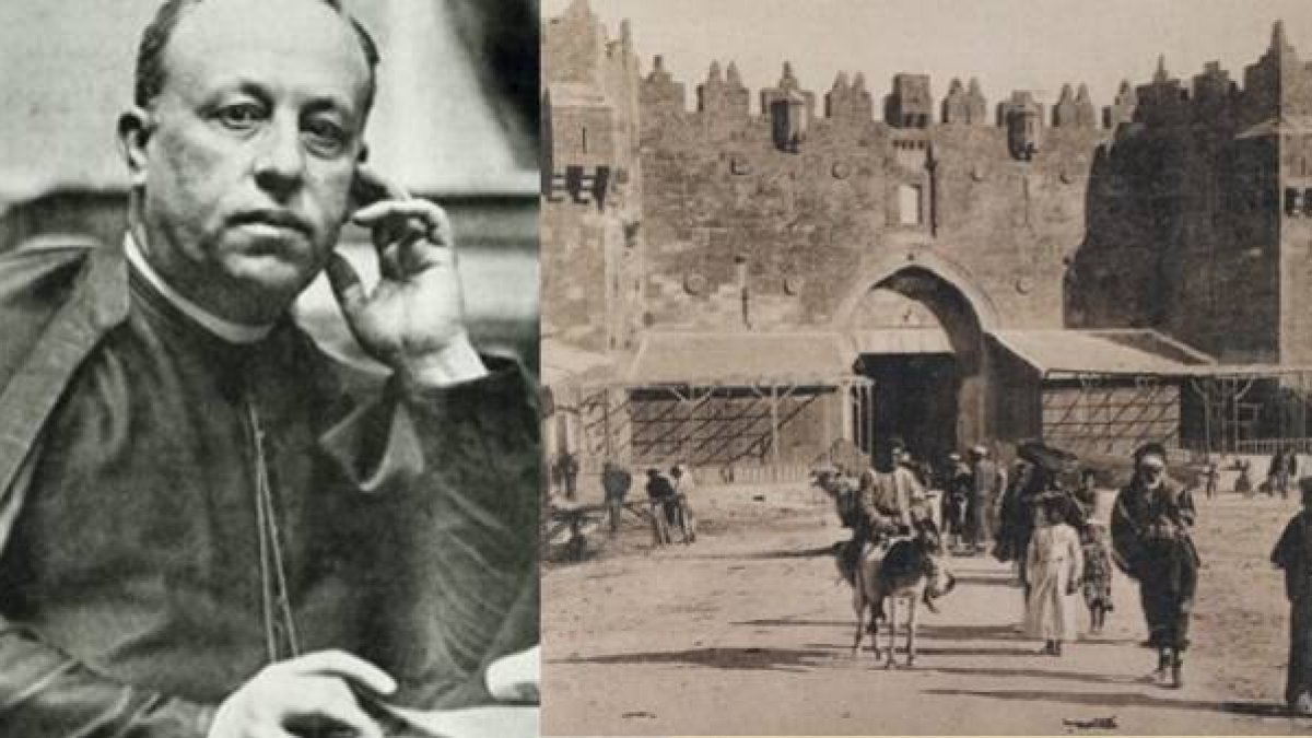 Costa Llobera, sacerdote y poeta, y la Puerta de Damasco hacia 1907, cuando la visitó
