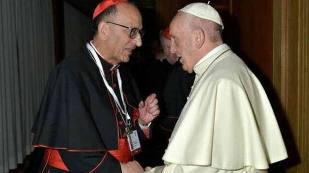 El cardenal Omella, arzobispo de Barcelona, con el Papa Francisco
