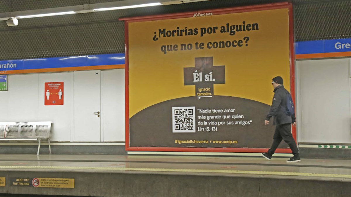 La Asociación Católica de Propagandistas (ACdP) vuelve con una de sus tradicionales campañas en el espacio público: proponen para esta vez el ejemplo de Ignacio Echeverría, el 