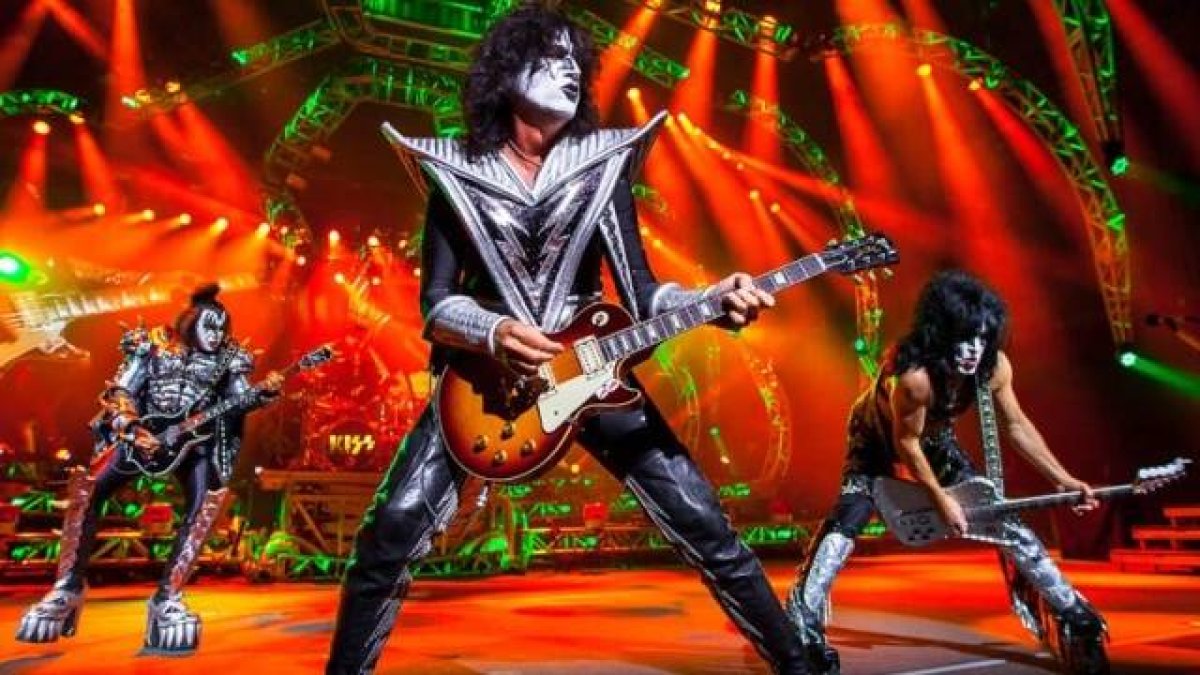 El guitarrista y vocalista de Kiss expresó que tratar el cambio de género en menores como un juego, fomentar que usen otros pronombres o que elijan con qué se identifican puede poner en juego su estabilidad.