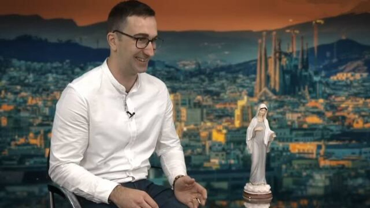 En tan solo tres años, David Martínez Díaz pasó de profesar el ateísmo y el materialismo a recibir cinco sacramentos de la Iglesia, casarse y convertirse a la fe, buscando