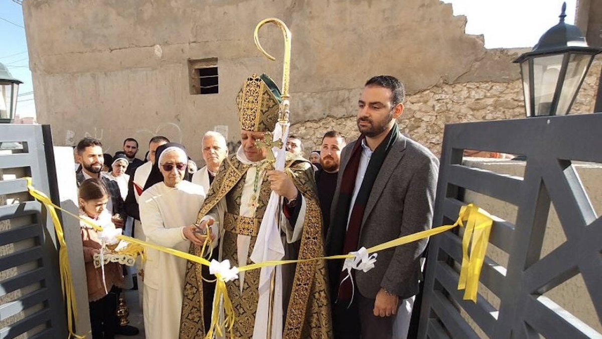Se trata del convento de San José de las hermanas dominicas y de una guardería para niños, que se encuentran en Batnaya. Las milicias del Estado Islámico arrasaron la zona durante su paso por la región, entre el verano de 2014 y 2016.