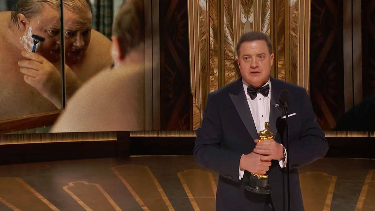 Brendan Fraser, al recoger este domingo su primer Óscar por 'La ballena'.