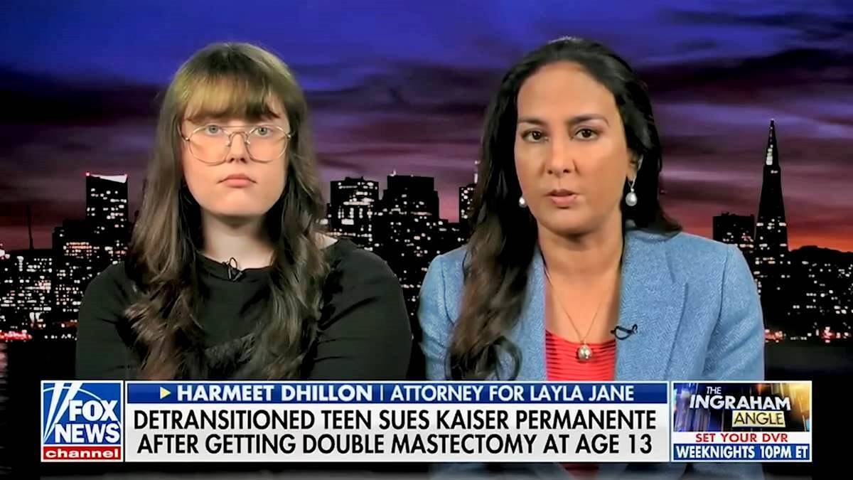 Layla Jane (a la izquierda de la foto), junto con su abogada, durante la entrevista que le hizo Fox News.