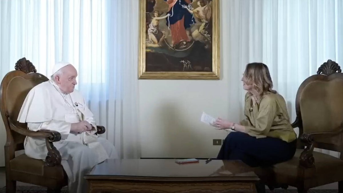 Francisco recuerda a su predecesor en una entrevista para La Nación: