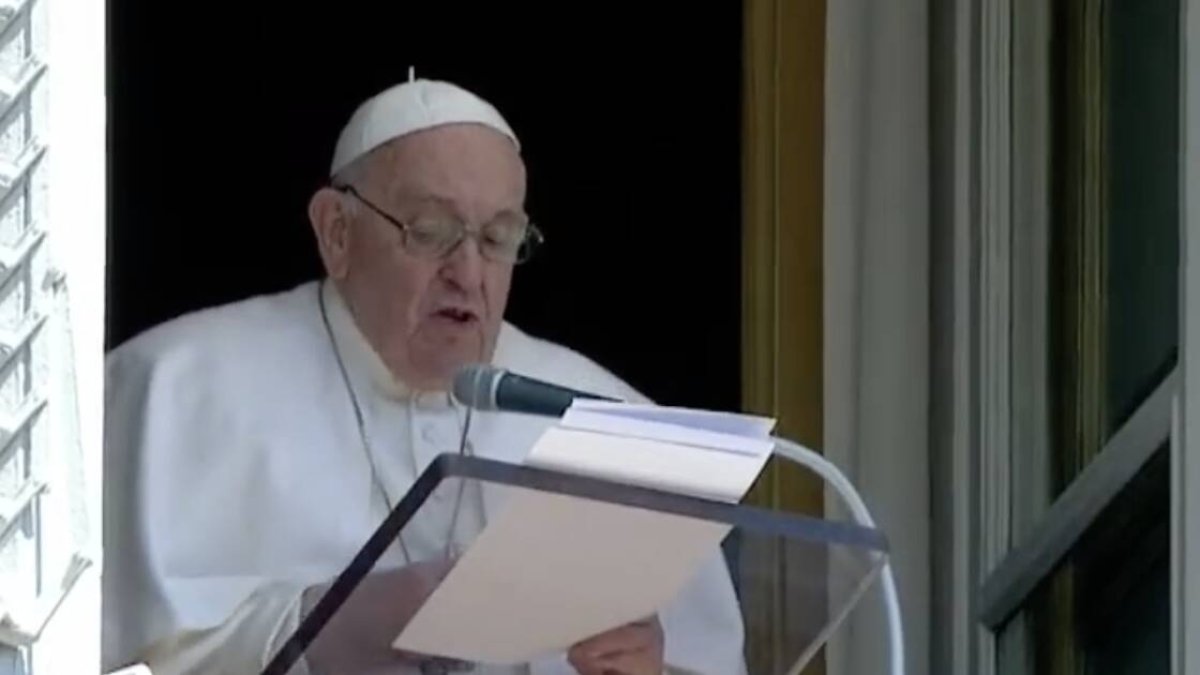 Este lunes de Pascua, el Papa ha rezado el Regina Coeli desde el balcón del Palacio Apostólico: