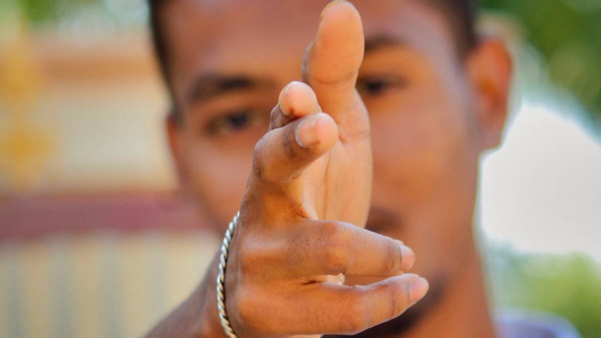 Contra la desigualdad y el resentimiento que genera, nuestra generosidad hacia los demás puede mucho. Foto: Sai Kumar / Unsplash.