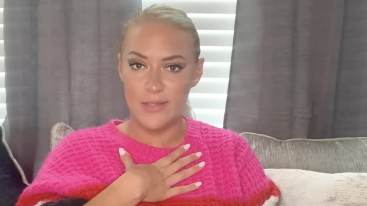 La cantante y modelo canadiense confesó recientemente el sentimiento de culpa tan grande que siente por sus tres abortos. La experta Roback analiza cómo su caso es un ejemplo paradigmático de los efectos perniciosos que tiene la revolución sexual.