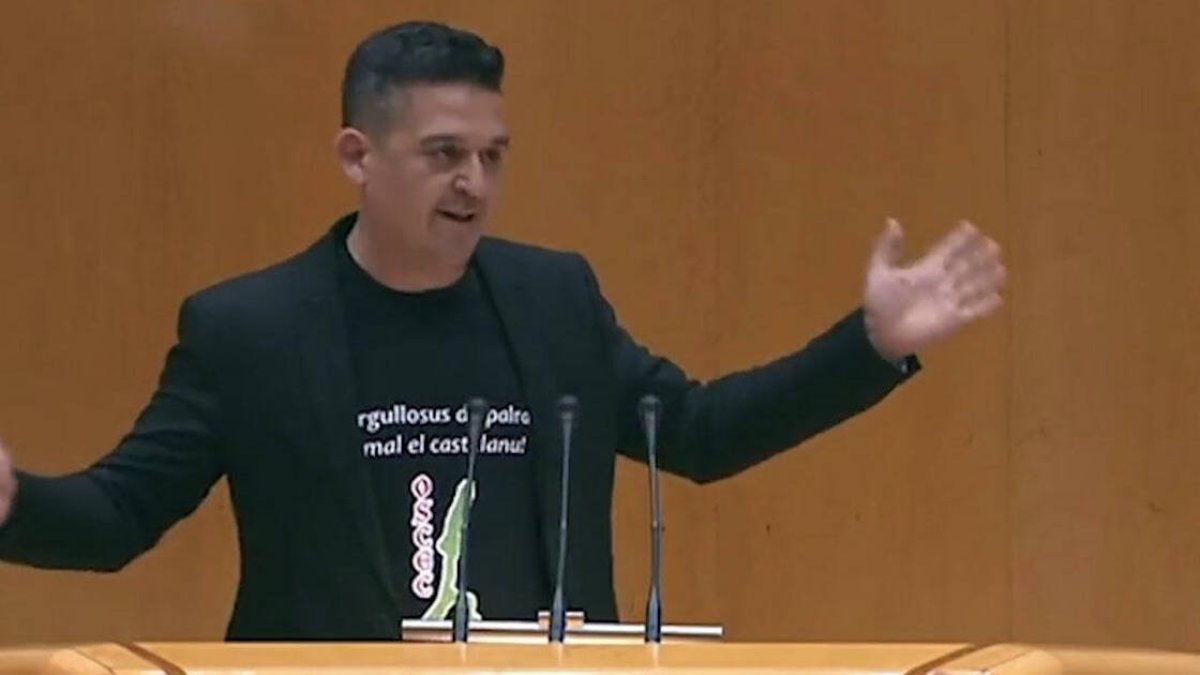 Abogados Cristianos se querelló contra el senador de Compromís Carles Mulet por un presunto delito de provocación a la discriminación y al odio y otro de acoso.