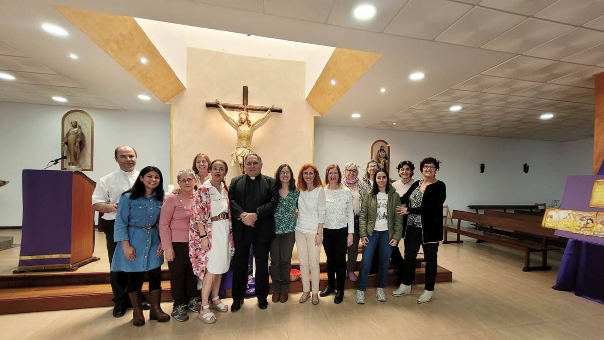 La segunda edición de 40 Horas de Adoración por la Vida en Canarias contó con la presencia del obispo José Mazuelos el domingo 26 de marzo, que clausuró la jornada con la celebración de la Santa Misa.
