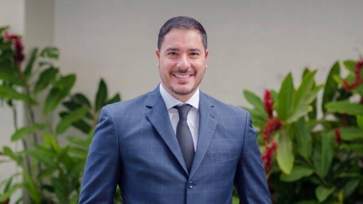 Rafael Eladio profesó las creencias orientales desde niño, hasta que un ataque espiritual le motivó a investigar el mundo angélico: hoy miles siguen su testimonio.