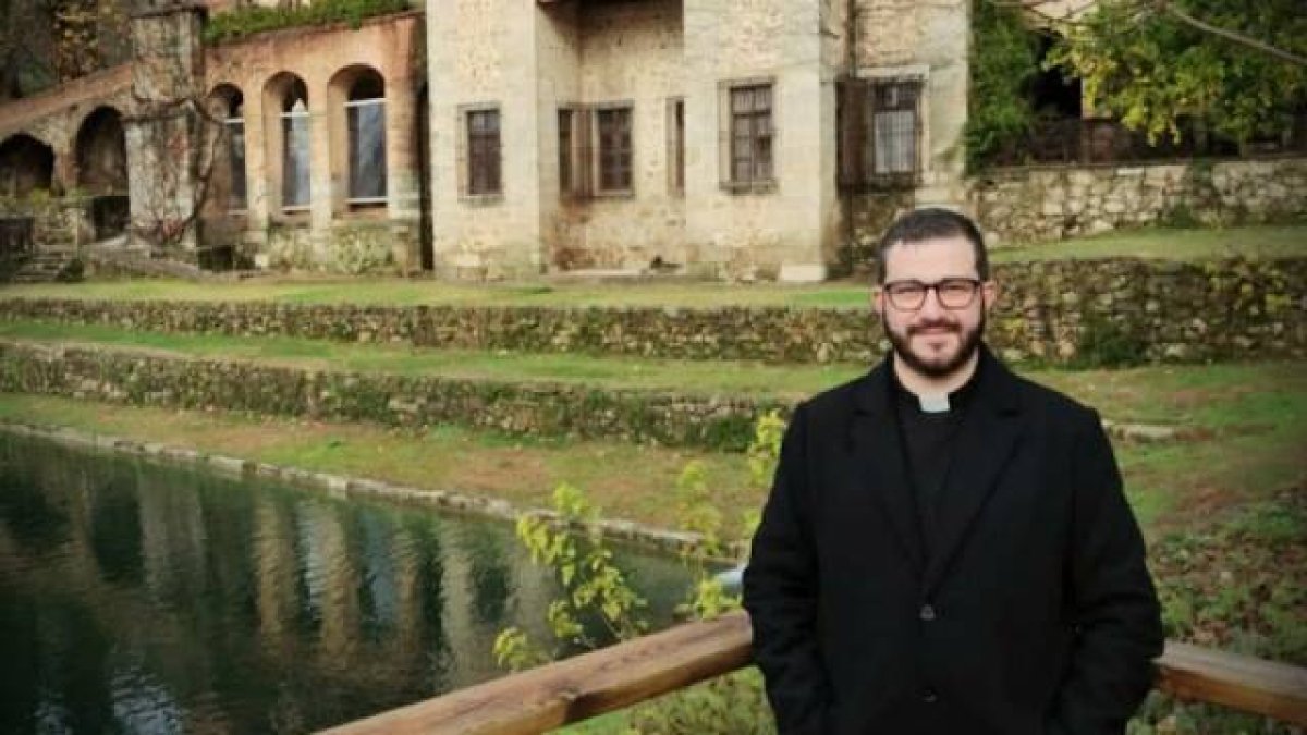 El encargado del ministerio de exorcismo en Plasencia detalla tres formas en que los fieles pueden acudir a San José para luchar contra el demonio.