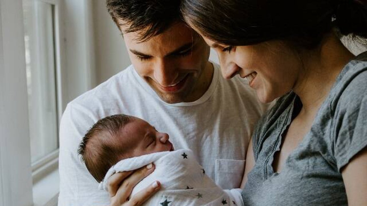 La familia sigue siendo la esperanza de la humanidad, y el Papa pide que las universidades la apoyen -foto de Kelly Sikkema en Unsplash