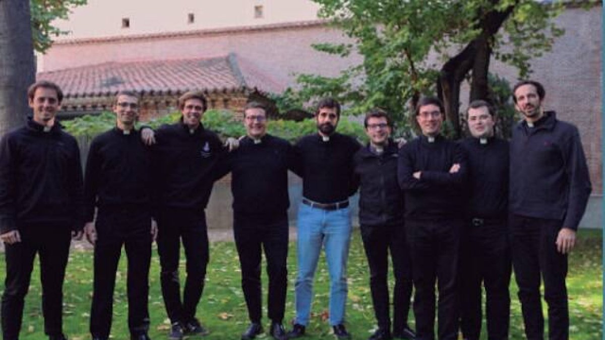 Diáconos recientemente ordenados en el Seminario de Madrid