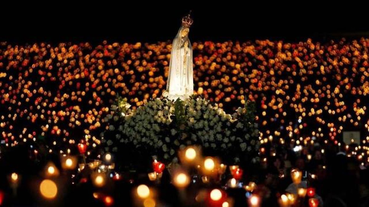 Millones de peregrinos acuden cada año al santuario de Fátima.