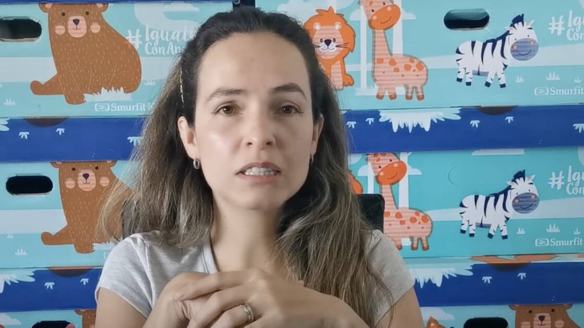 Tras una infancia feliz, llegaron los estudios y conoció el fracaso. Se fue a Londres para aprender inglés... una relación tóxica, el consumo de ciertas sustancias y un intento de captación de los Hare Krishna, provocaron que su mente se descontrolara.